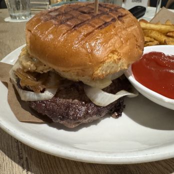 Roost - Auberge Burger - New American Near Me - Houston, Texas Roost - Auberge Burger - New American Near Me - Houston, Texas