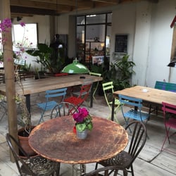Café Dèjà Vu - Garden