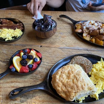 Two Cracked Eggs Cafe - Breakfast & Brunch Near Me - Savannah, Georgia