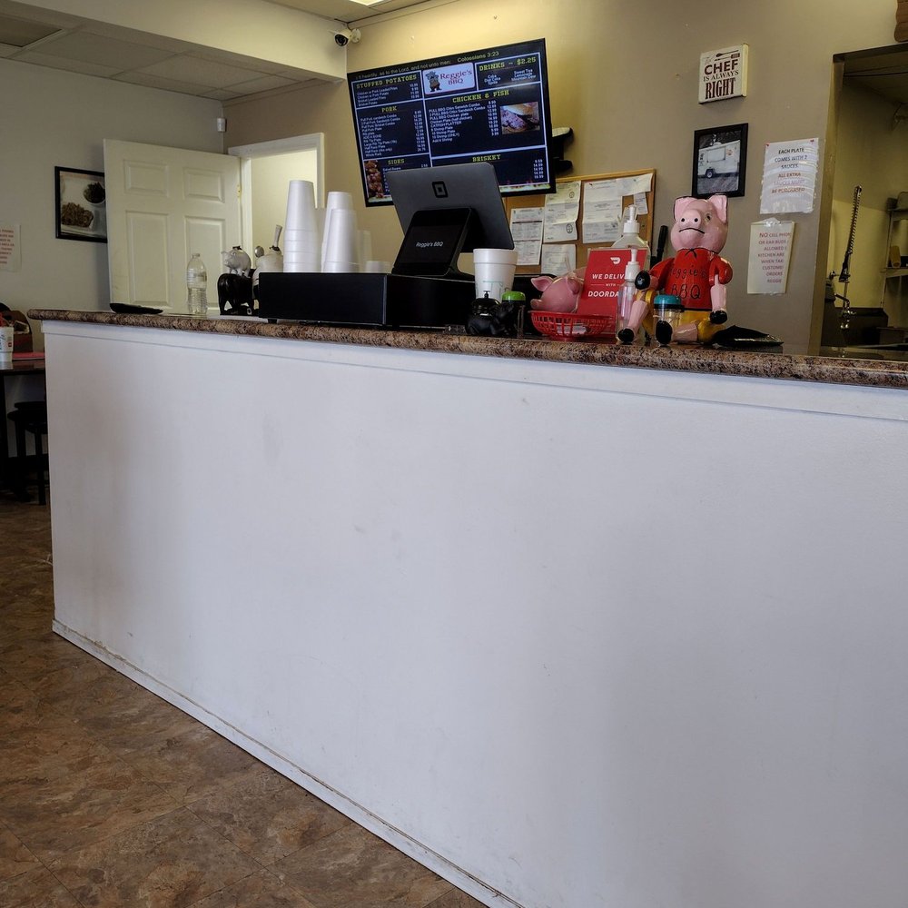 Reggie's BBQ - the front desk of the restaurant - Barbeque Near Me - Clarksville, Tennessee