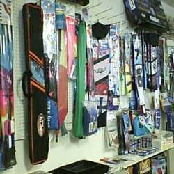 B & B Hobby Shop - Kites, single handle and stunt