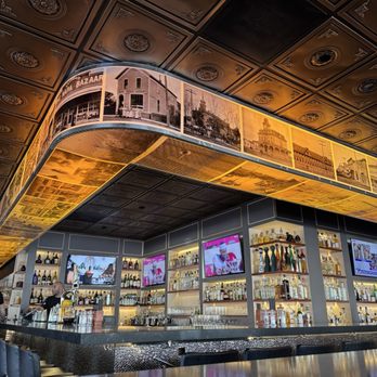 Napkins  - Bar seating area - New American Near Me - Napa, California