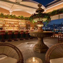 Bar Lis - Bar Lis Atrium with retractable roof