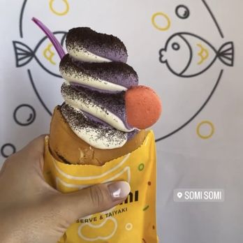Somisomi - Taiyaki with Milk and ube swirl, Oreo crumble topping - Desserts Near Me - San Diego, California