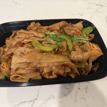 Sangdara - Drunken noodles - Thai Near Me - Arcadia, California
