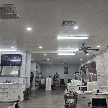 Hello nail and spa - Nail Salons Near Me - Yuma, Arizona