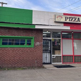 Pizzeria Uciuni - the front of a pizzeria restaurant - Pizza Near Me - Cleveland, Ohio