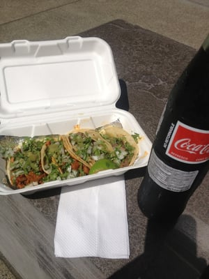 Tacos El Tajin Food Truck 1 by null