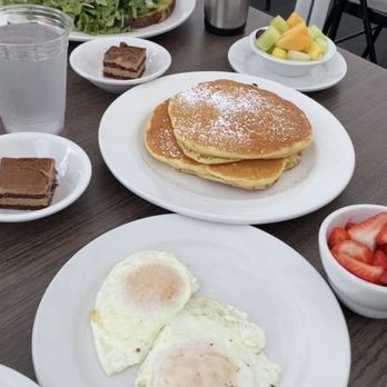 Honeybear Cafe - Breakfast & Brunch Near Me - Chicago, Illinois
