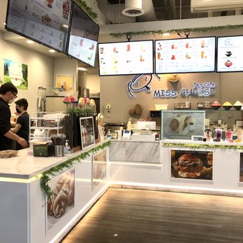 Miss Cheese Tea Cafe - busy staffs - Bubble Tea Near Me - Pasadena, California