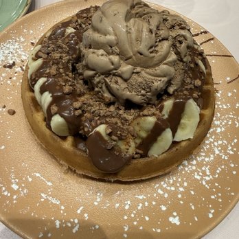 Demetres Downtown Markham - Waffle Moo La La - Desserts Near Me - Markham, Ontario