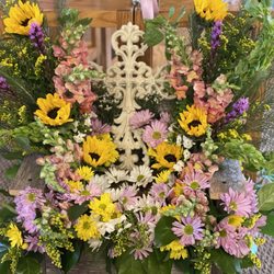 Queen Bee's Gardens & Floral