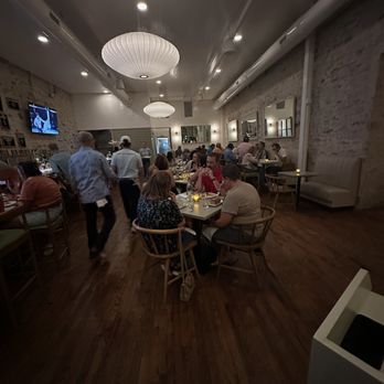 Georgie's - Dining Room - Bars Near Me - Georgetown, Texas