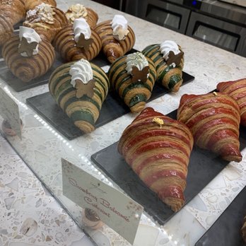 L'Artisane Creative Bakery - Mora Blueberry Cheesecake Croissant Strawberry-Balsamic and Cream Cheese - Bakeries Near Me - Coral Gables, Florida L'Artisane Creative Bakery - Mora Blueberry Cheesecake Croissant Strawberry-Balsamic and Cream Cheese - Bakeries Near Me - Coral Gables, Florida