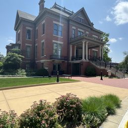 Exterior photo of Illinois Governor’s Mansion - Springfield, Illinois Exterior photo of Illinois Governor’s Mansion - Springfield, Illinois