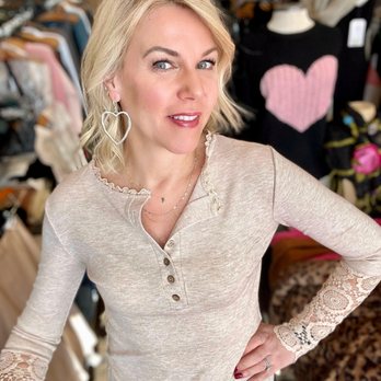 Lyn Evans - Women's Clothing Near Me - Norwell, Massachusetts