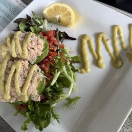 Stuffed crab avocado