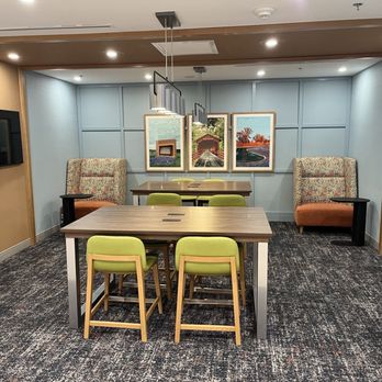 Hampton Inn Mt. Vernon - Dining nook - Hotels Near Me - Mt. Vernon, Ohio