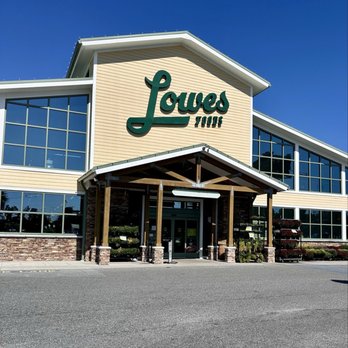 Lowes Foods - Outside - Grocery Near Me - Summerville, South Carolina