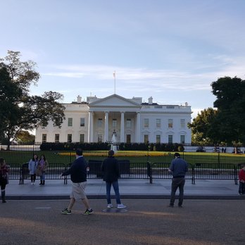 The White House - we're getting closer to take pics - Landmarks & Historical Buildings Near Me - Washington, DC, District of Columbia