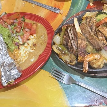 Salsa & Beer - Combination fajitas - Mexican Near Me - Van Nuys, California Salsa & Beer - Combination fajitas - Mexican Near Me - Van Nuys, California