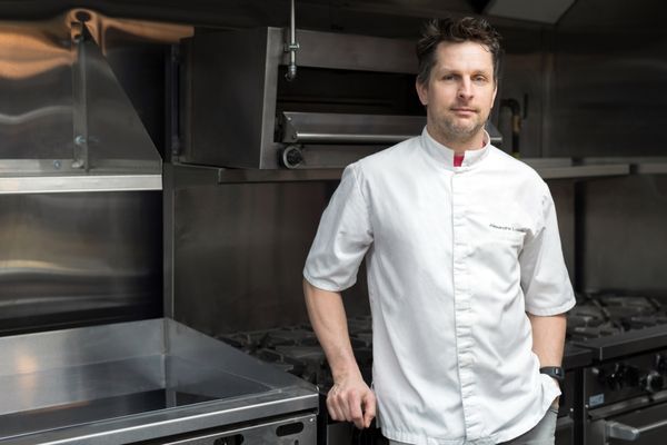 L'Avenue Notre Dame by null