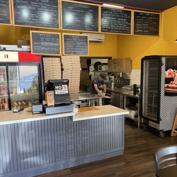 Pizza Machine - Inside - Pizza Near Me - Gardena, California