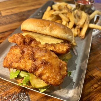 Avenue Pub - Northbank - Crispy Fish Sandwich - Pubs Near Me - Tuscaloosa, Alabama Avenue Pub - Northbank - Crispy Fish Sandwich - Pubs Near Me - Tuscaloosa, Alabama