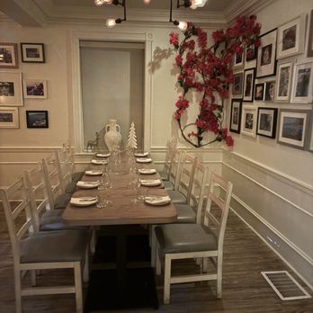Santorini Estiatorio - Inside - Greek Near Me - Thornhill, Ontario Santorini Estiatorio - Inside - Greek Near Me - Thornhill, Ontario