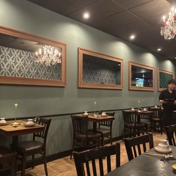Bell86 - Seating area - Korean Near Me - Brookline, Massachusetts