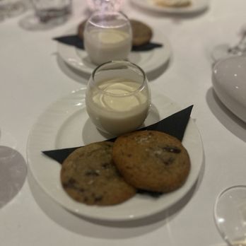 Michael Mina - Warm, chewy chocolate chip cookie with cookies & cream milk. - New American Near Me - Las Vegas, Nevada