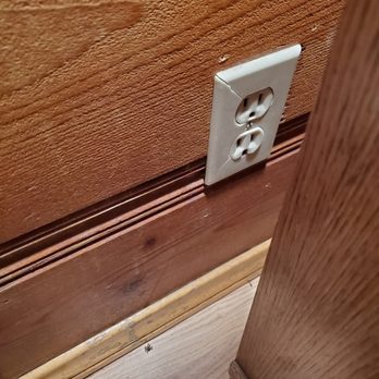 Sleepy Forest Cottages - damaged electrical outlets - Resorts Near Me - Big Bear Lake, California Sleepy Forest Cottages - damaged electrical outlets - Resorts Near Me - Big Bear Lake, California
