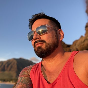 PrattStyling Mobile Salon - Beard Shaping and Hairstyle personalized to your face shape and natural hairs movement - Hair Stylists Near Me - Waikiki, Hawaii