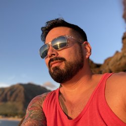 PrattStyling Mobile Salon - Beard Shaping and Hairstyle personalized to your face shape and natural hairs movement