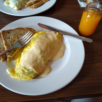 Hen House Eatery - Chicken omelette - Breakfast & Brunch Near Me - Minneapolis, Minnesota Hen House Eatery - Chicken omelette - Breakfast & Brunch Near Me - Minneapolis, Minnesota