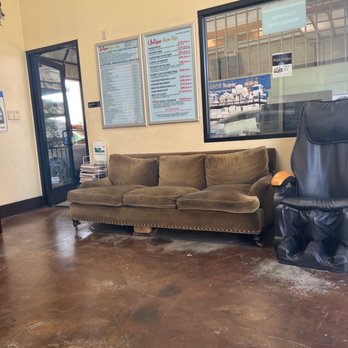 Downey Express Smog Check - Waiting room - Smog Check Stations Near Me - Downey, California Downey Express Smog Check - Waiting room - Smog Check Stations Near Me - Downey, California