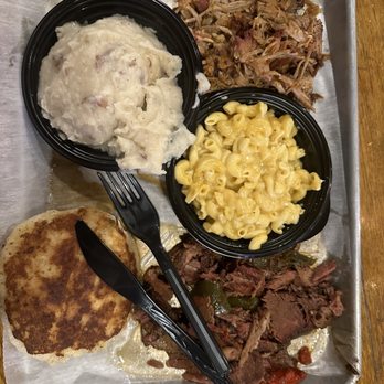Fox & Locke - Brisket & Pulled Pork with Mac N Cheese & Mashed Potatoes - Comfort Food Near Me - Franklin, Tennessee Fox & Locke - Brisket & Pulled Pork with Mac N Cheese & Mashed Potatoes - Comfort Food Near Me - Franklin, Tennessee