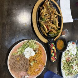 La Fiesta Mexicana - Chicken Fajitas