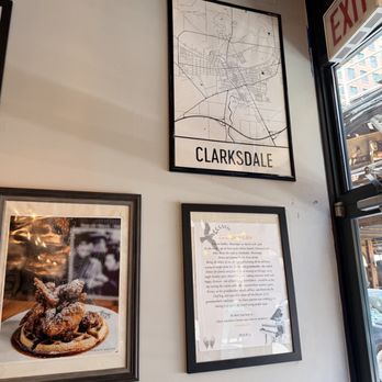 Cleo’s - Inside dining - Southern Near Me - Chicago, Illinois