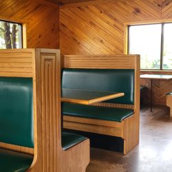 Clem's Cafe - Indoor dining area