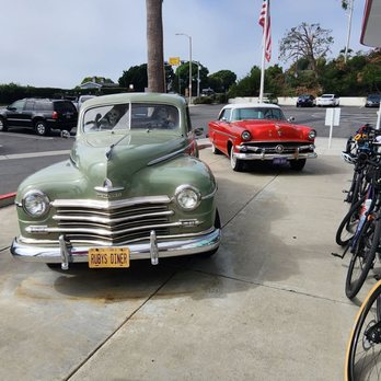 Ruby's Diner - Cars on the left of the entrance - Diners Near Me - Laguna Beach, California Ruby's Diner - Cars on the left of the entrance - Diners Near Me - Laguna Beach, California