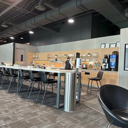 airport lounge for Air Canada