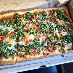 Nicky's Pizzeria Restaurant - broccoli rabe and crumble sausage pizza