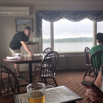 Orleans Waterfront Inn - Dining area - American Near Me - Orleans, Massachusetts