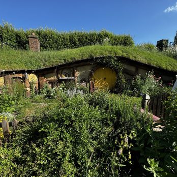 Hobbiton Movie Set - Walking Tours Near Me - Matamata, WKO