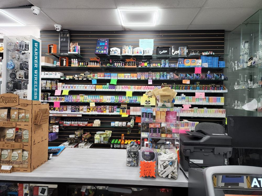 WORLDS LIQUORS Updated July 2024 21 Photos 601 NW 68th St, Kansas