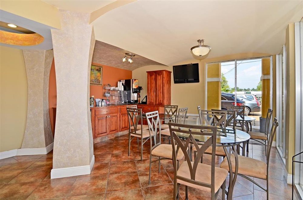 AMERICAS BEST VALUE INN ALEXANDRIA 56 Photos 1146 MacArthur Drive