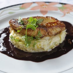 Hôtel Montauban - Restaurant Le Montauban  Filet de sandre beurre rouge fondue de poireaux