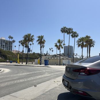 Saltwater Deck - It shows how there is no one there - New American Near Me - Long Beach, California