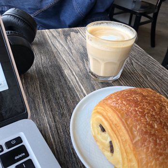 Lili & Oli - Latte and chocolatine - Cafes Near Me - Montreal, Quebec Lili & Oli - Latte and chocolatine - Cafes Near Me - Montreal, Quebec